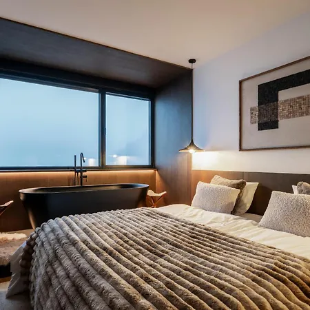 Luxury 3bed Penthouse By Slope - *