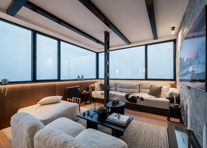 Daire Luxury 3bed Penthouse By Slope - *